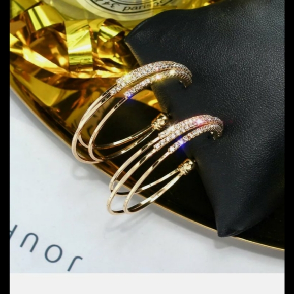 ELEGANT 925 MULTI-LAYER GOLD HOOP EARRINGS - Picture 2 of 3